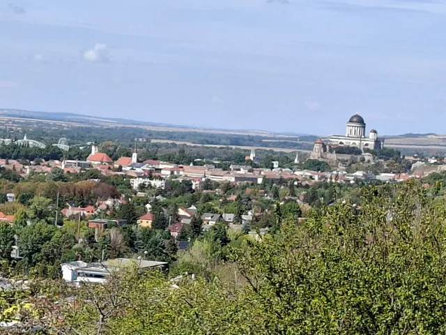 Eladó telek Esztergom 22600 nm