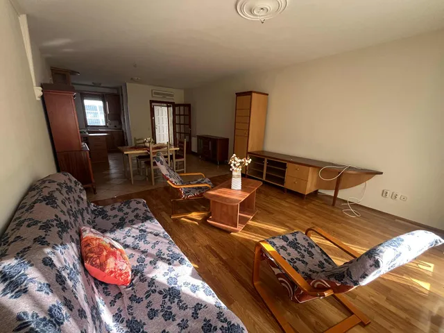 Kiadó lakás Kecskemét, Belváros 77 nm