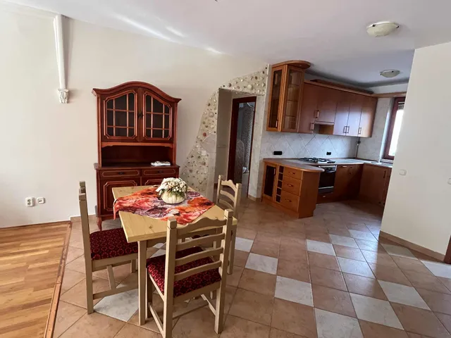 Kiadó lakás Kecskemét, Belváros 77 nm