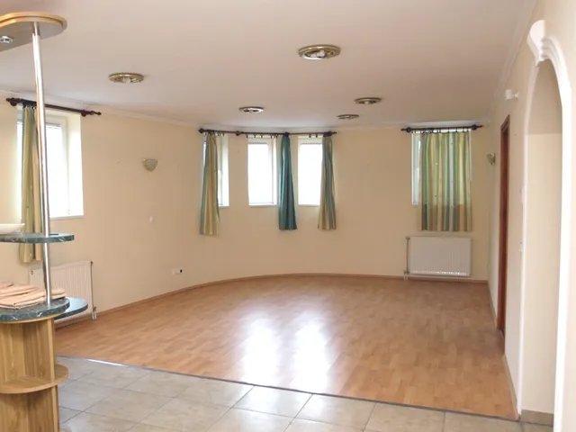 Kiadó lakás Kecskemét, Belváros 85 nm