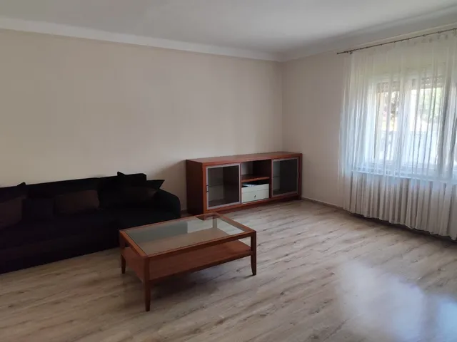 Kiadó lakás Kecskemét, Máriaváros 68 nm