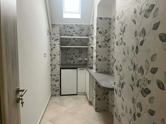 Kiadó kereskedelmi és ipari ingatlan Kecskemét, Belváros 160 nm