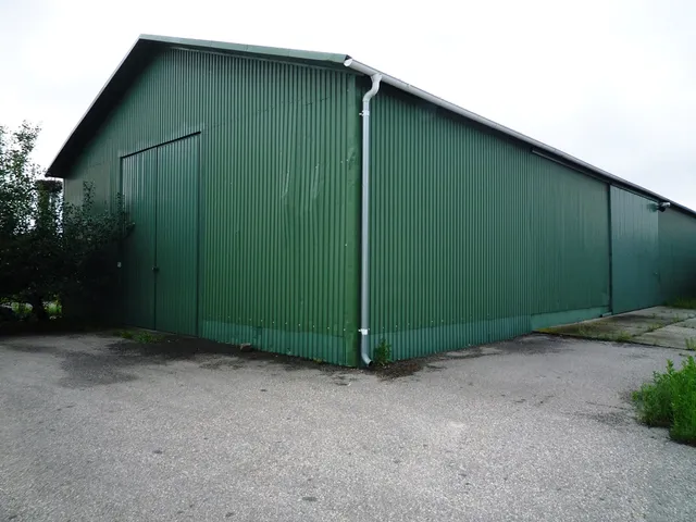 Eladó kereskedelmi és ipari ingatlan Kecskemét, Műkertváros 1100 nm