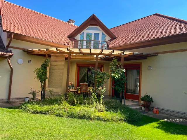Eladó ház Kecskemét, Vacsihegy 180 nm
