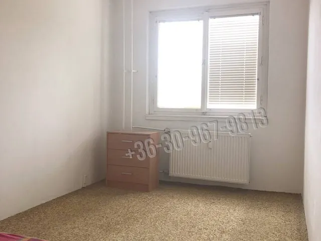 Eladó lakás Békéscsaba, Kőmíves Kelemen sor 52 nm