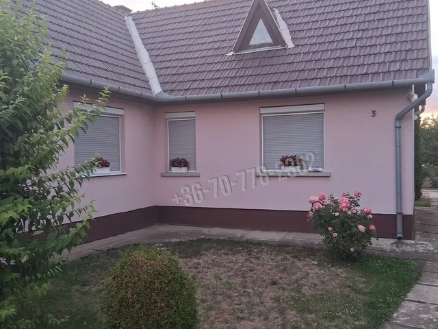 Eladó ház Békéscsaba, Kenderföldek 90 nm