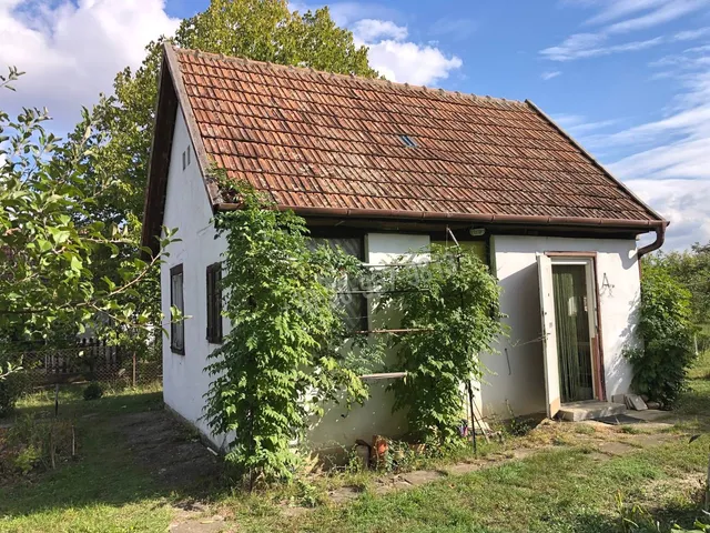 Eladó telek Békéscsaba, Kastélyszőlők 752 nm