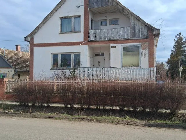 Eladó ház Szentes, Kertváros 160 nm
