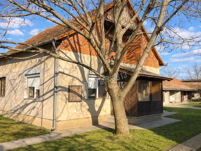 Eladó ház Kondoros 150 nm