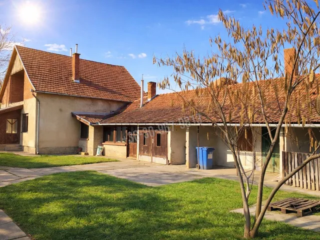 Eladó ház Kondoros 150 nm