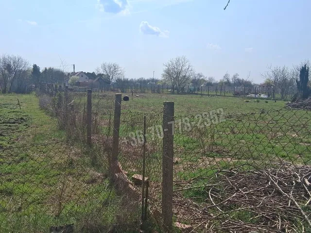 Eladó telek Békéscsaba, Kenderföldek 1600 nm