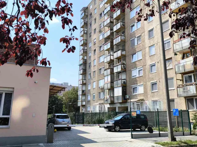 Eladó lakás Debrecen, Újkert, Füredi út 52 nm
