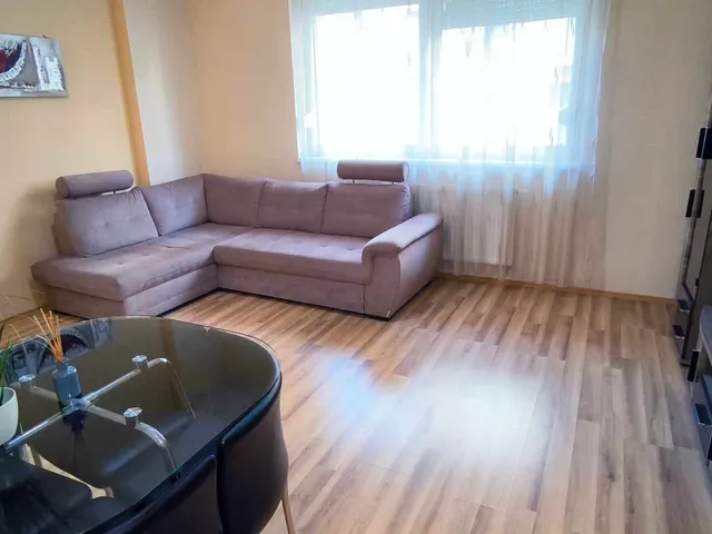 Kiadó lakás Debrecen, Akadémiakert 43 nm