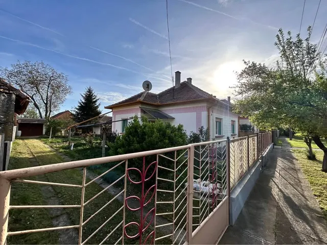 Eladó ház Gyomaendrőd, Endrőd 100 nm