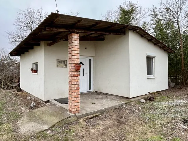 Eladó ház Szentmártonkáta 35 nm