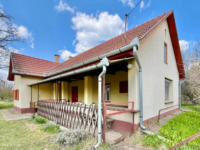 Eladó ház Tápiószentmárton 76 nm