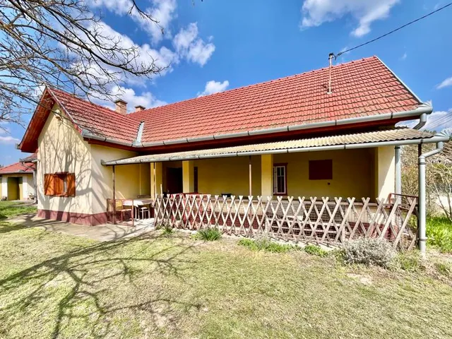 Eladó ház Tápiószentmárton 76 nm