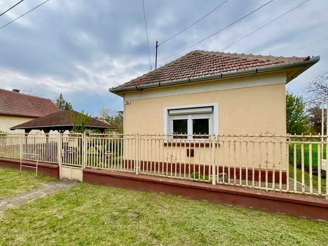 Eladó ház Tápiószele 53 nm