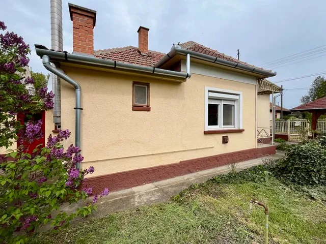 Eladó ház Tápiószele 53 nm