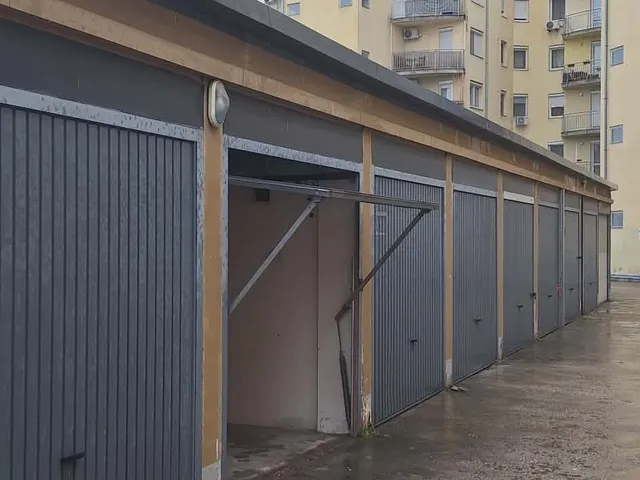 Eladó garázs Debrecen, Belváros 12 nm