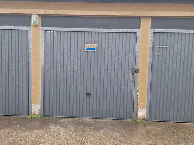 Eladó garázs Debrecen, Belváros, Segner tér 12 nm