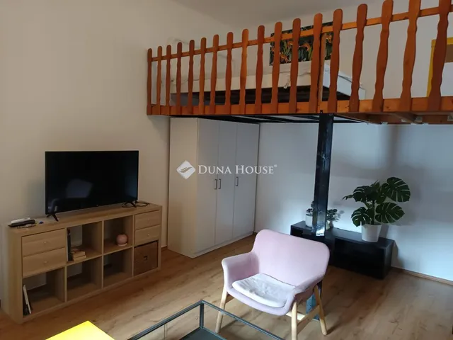 Kiadó lakás Budapest VII. kerület, Klauzál tér 37 nm