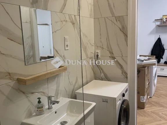 Kiadó lakás Budapest VI. kerület, Eötvös utca 83 nm