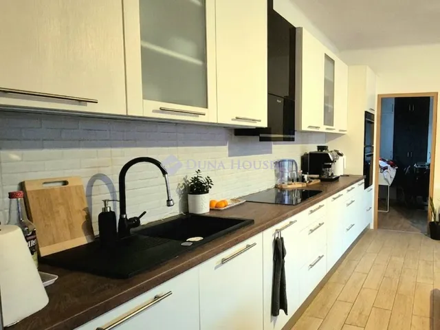 Eladó ház Budapest XIX. kerület, Hunyadi utca 175 nm
