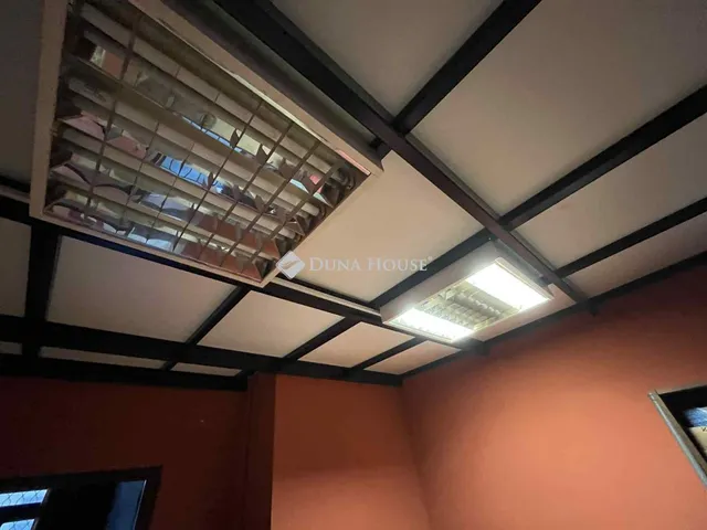 Eladó kereskedelmi és ipari ingatlan Budapest VII. kerület, Nefelejcs utca 47 nm