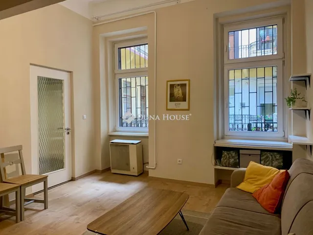 Eladó lakás Budapest VI. kerület 30 nm