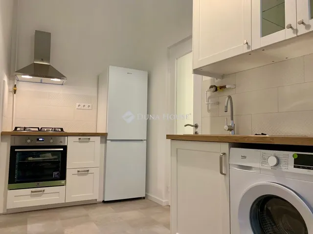 Eladó lakás Budapest VI. kerület 30 nm