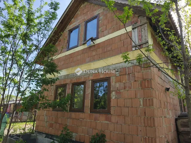 Eladó ház Tiszadob 183 nm