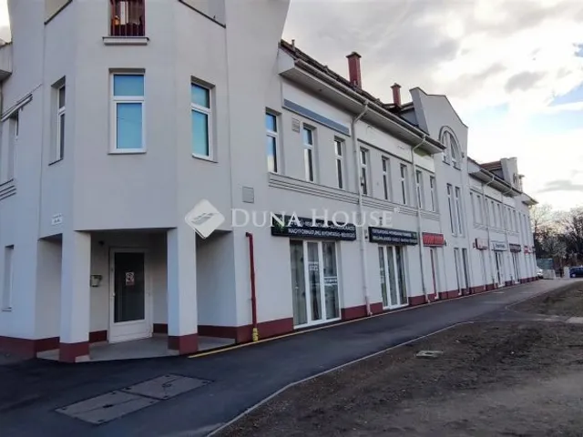 Eladó kereskedelmi és ipari ingatlan Debrecen, Vendég utca 77 nm