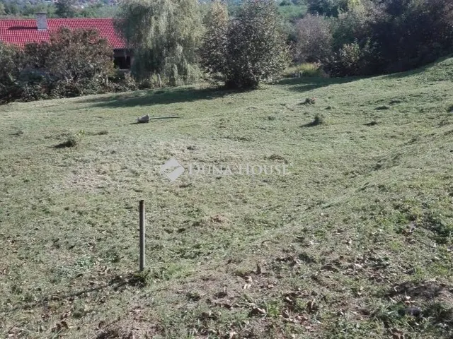 Eladó telek Komló 760 nm