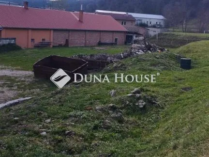 Eladó kereskedelmi és ipari ingatlan Komló 400 nm