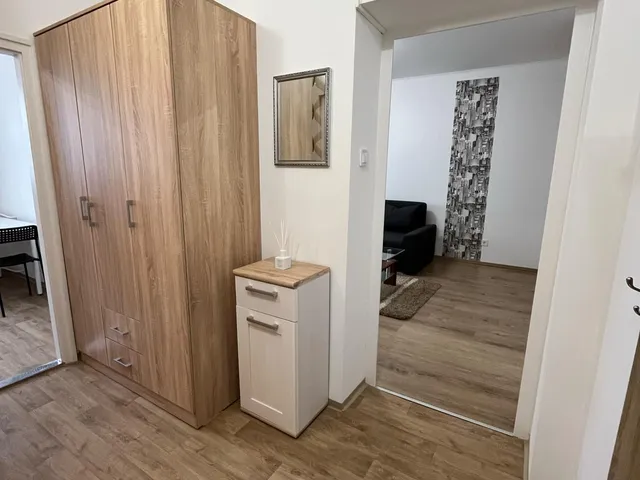 Kiadó lakás Komló 40 nm