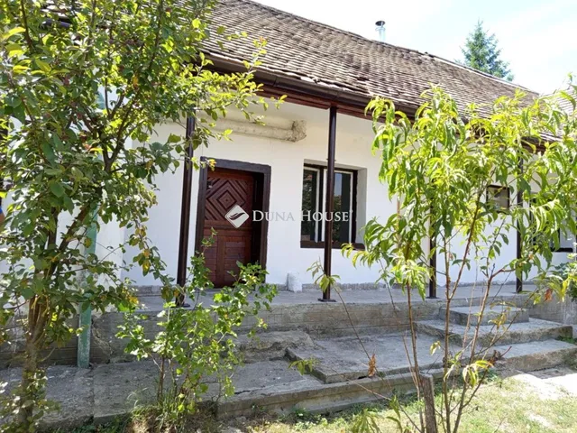 Eladó ház Komló 90 nm