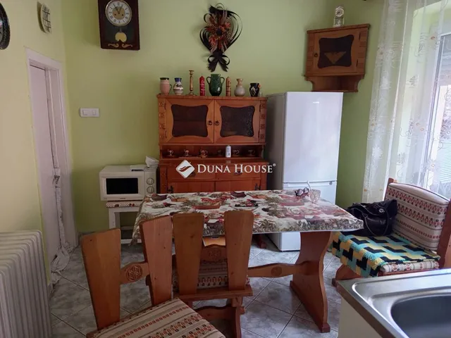 Eladó ház Komló 54 nm