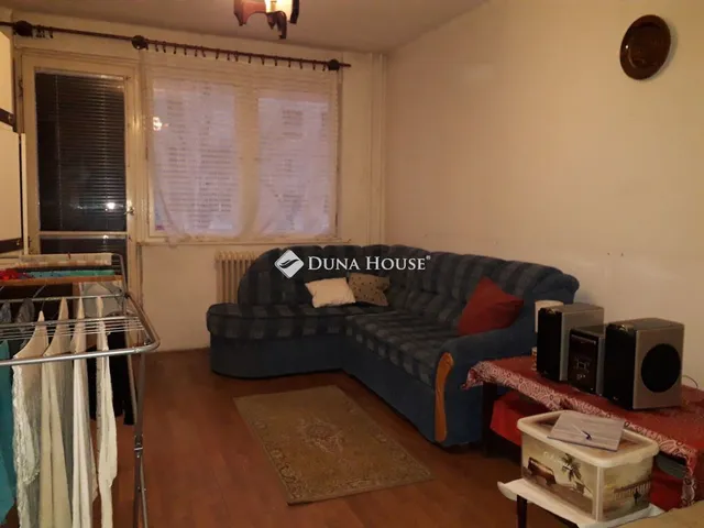 Eladó lakás Komló 52 nm