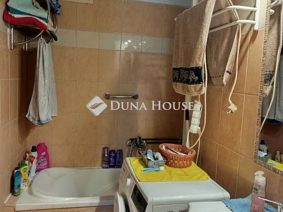 Eladó lakás Komló 52 nm