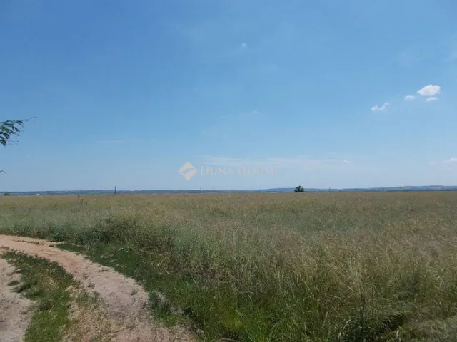 Eladó telek Budapest XVI. kerület, Simongát utca 4603 nm