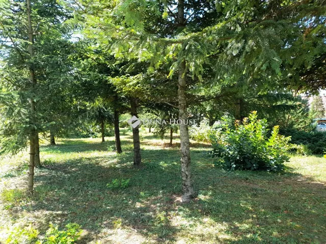 Eladó telek Iklad 785 nm