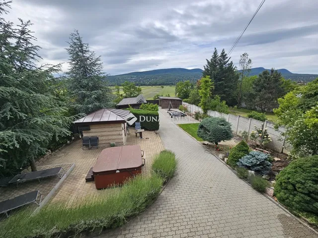 Eladó ház Pócsmegyer 288 nm