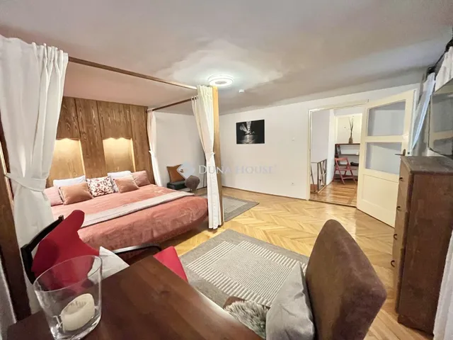 Eladó lakás Budapest V. kerület 79 nm