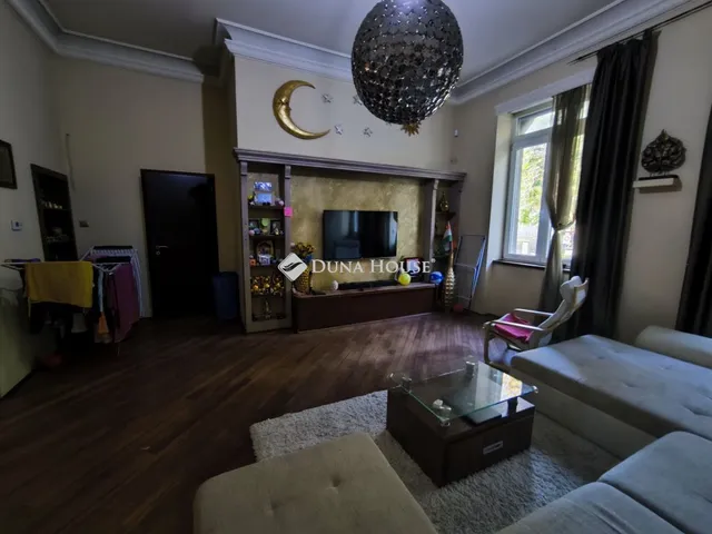 Kiadó lakás Budapest XII. kerület, Győri út 100 nm