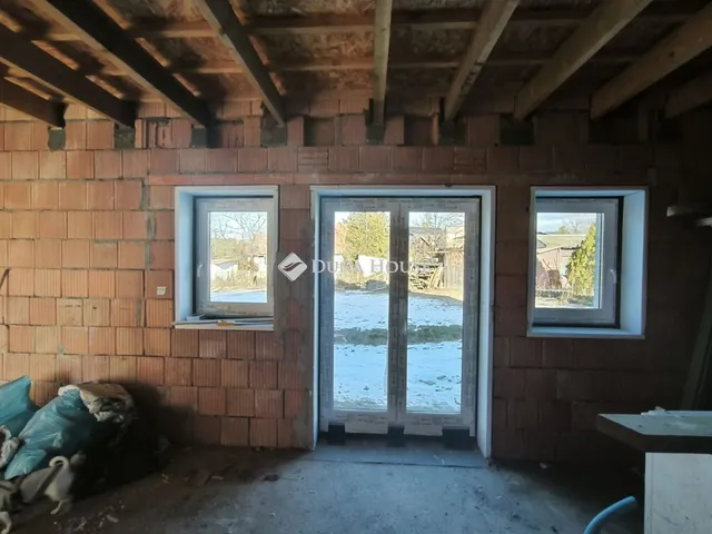 Eladó ház Pócsmegyer 100 nm