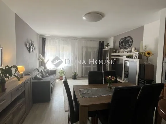 Eladó lakás Százhalombatta 62 nm