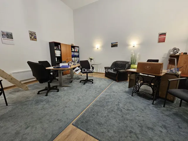 Kiadó kereskedelmi és ipari ingatlan Budapest V. kerület 52 nm