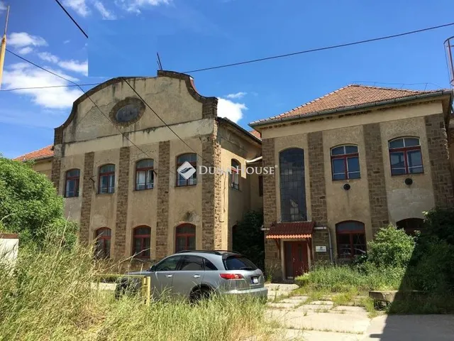 Eladó kereskedelmi és ipari ingatlan Romhány 12818 nm