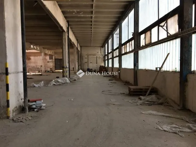 Eladó kereskedelmi és ipari ingatlan Romhány 12818 nm